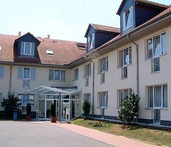 Hotel Ilmtal Mellingen Bagian luar foto